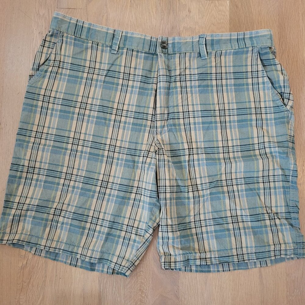 GH Bass Shorts Mens 40 Tan Green Plaid 100% Cotton Flat Front Earth 12" Rise